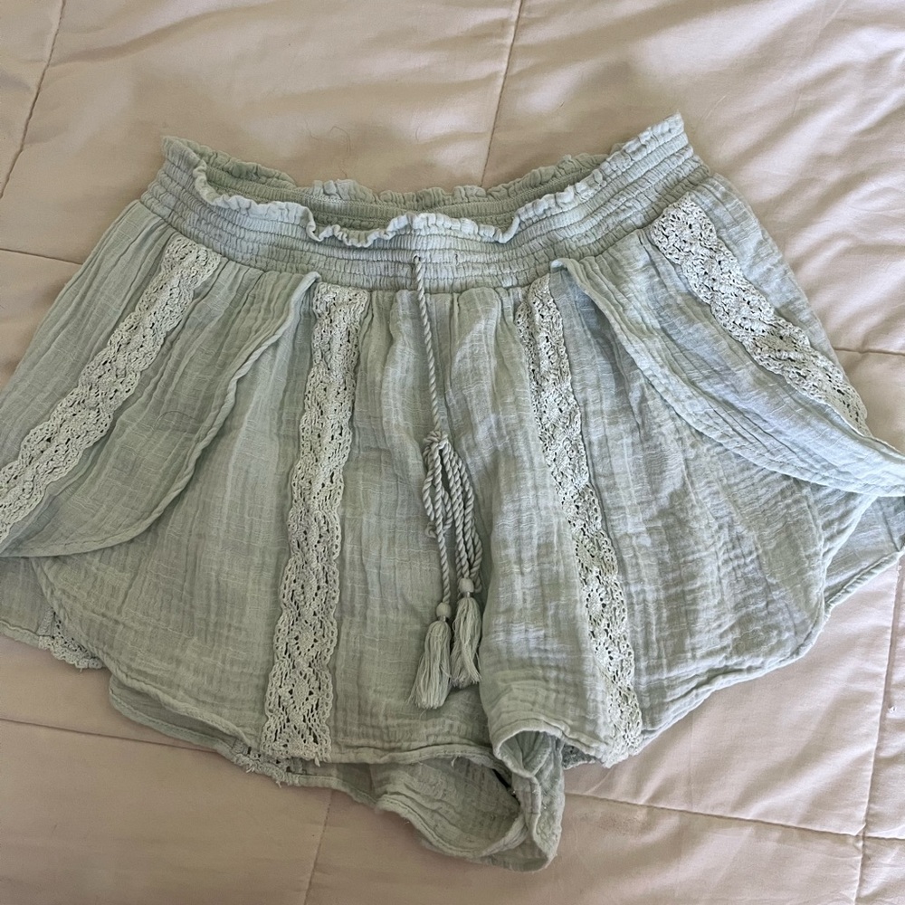American Eagle Outfitters Light Green Women Beach Shorts